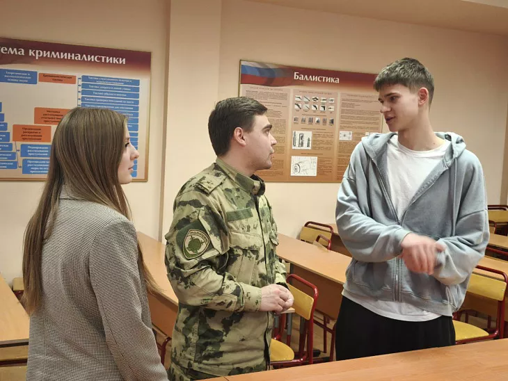 Открытый диалог: будущие правоохранители обсудили с полицейскими манипуляции наркоторговцев и противодействие им |  2