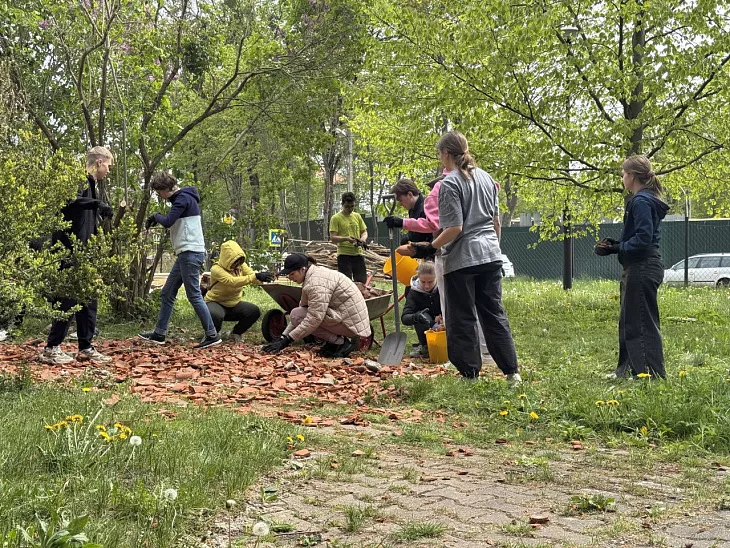 Убери свою планету: студенты БФУ им. И. Канта  помогают в благоустройстве будущего храма |  1