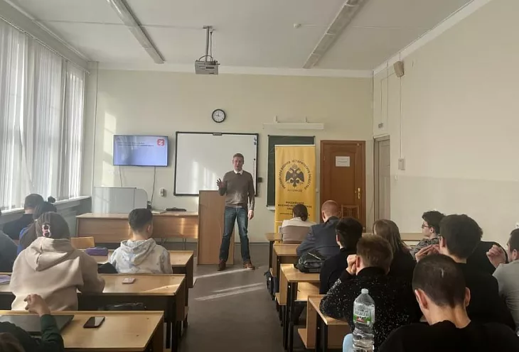 От мифов — к исторической правде: студенты-историки БФУ им. И. Канта приняли участие в дискуссии, посвященной Великой Победе |  2