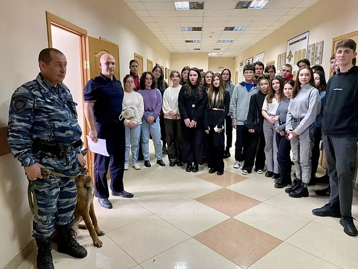 Транспортные полицейские организовали для студентов БФУ практико-ориентированное занятие |  4