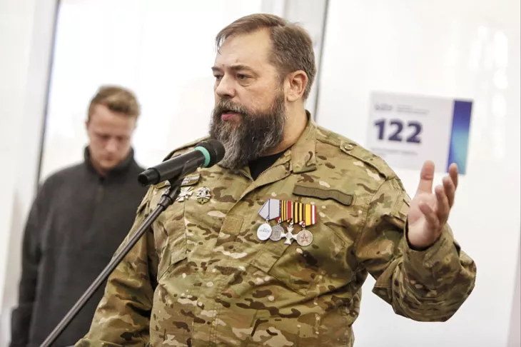 «Обычные пацаны, которые пошли защищать Родину»: в БФУ открылась выставка портретов героев СВО |  5