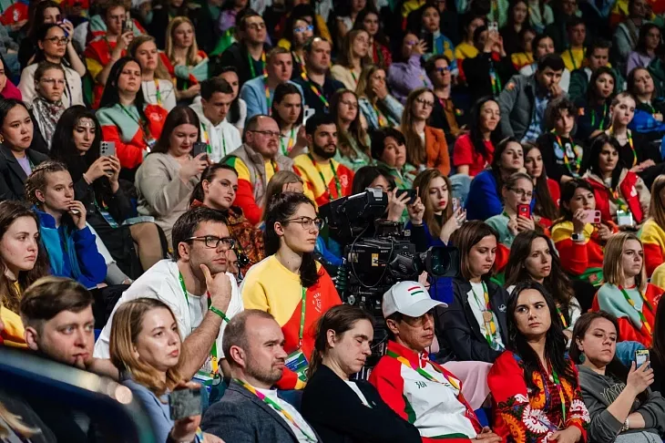 В честь #Кант300 БФУ устроил дебаты «Критика искусственного разума» на Всемирном фестивале молодежи |  10
