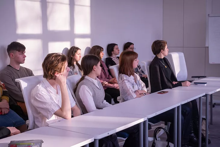 Ко Дню науки: Исследователь БФУ прочитал лекцию «Введение в нейронауку» для калининградских школьников |  1
