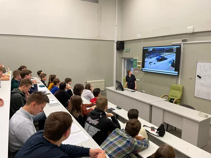 Студенты Института высоких технологий посетили лекцию по ПДД |  3