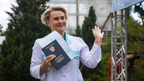 Церемония вручения дипломов выпускникам БФУ им. И. Канта: медицинский институт, программы СПО
