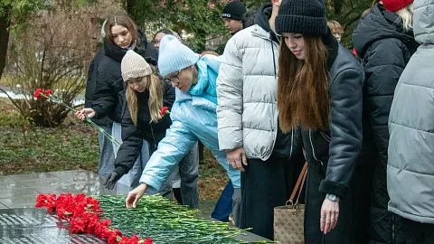 Студенты и сотрудники университета приняли участие в памятной акции, приуроченной ко Дню Неизвестного Солдата