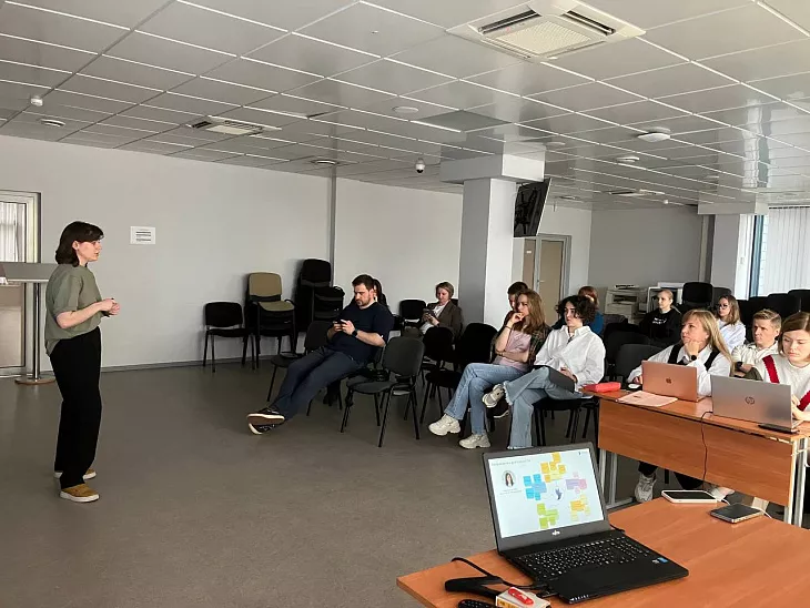 В БФУ прошел очный этап программы дополнительного образования для&nbsp;сотрудников ИТМО |  1