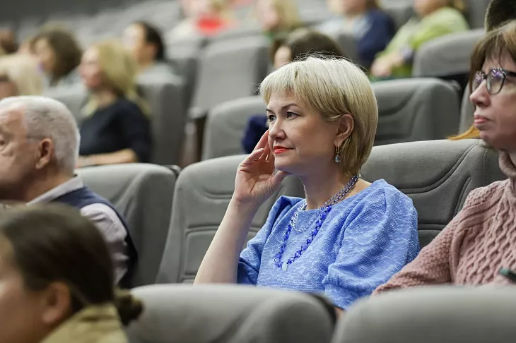 Важно повысить уровень взаимодействия и доверия: ректор БФУ им. И. Канта  провел встречу с преподавателями |  5