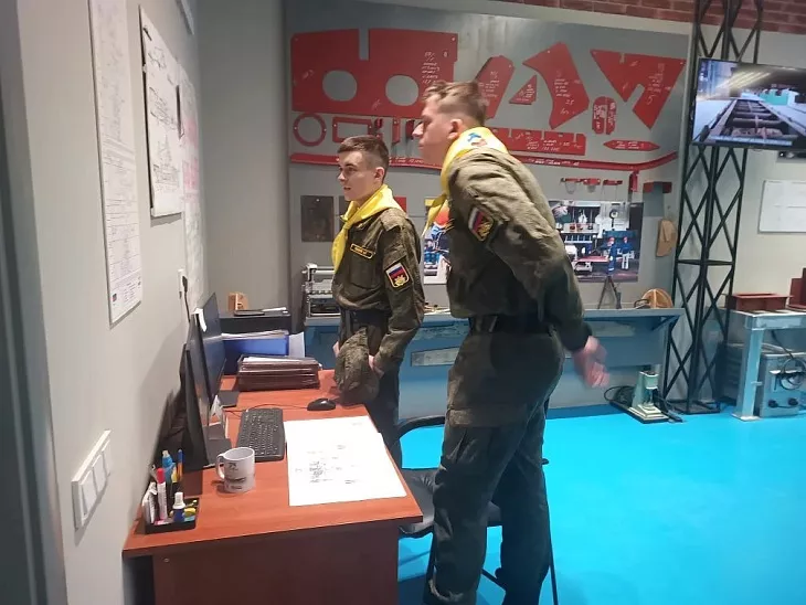 Студенты Военного учебного центра БФУ посетили судостроительный завод «Янтарь» |  1