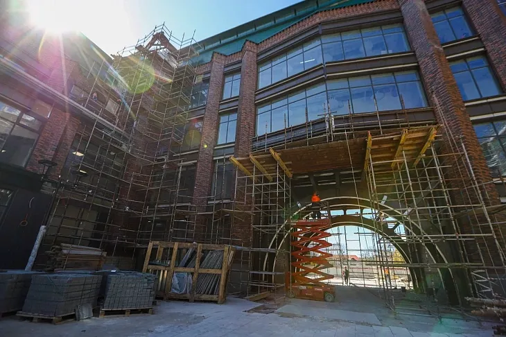 В корпусе «Биомед» кампуса «Кантиана» завершилось остекление |  2