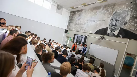 «В математике большая часть — духовное»: в БФУ им. И. Канта открыли аудиторию и экспозицию памяти профессора Владислава Малаховского