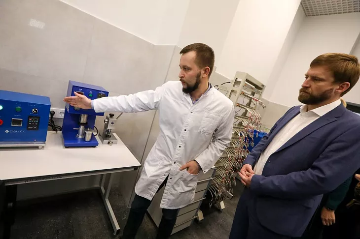БФУ и Росатом открыли для студентов лабораторию химических источников тока |  4