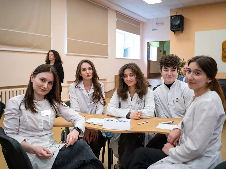 «Игры интеллекта»: студенты-медики БФУ им. И. Канта провели квиз для калининградских школьников |  4