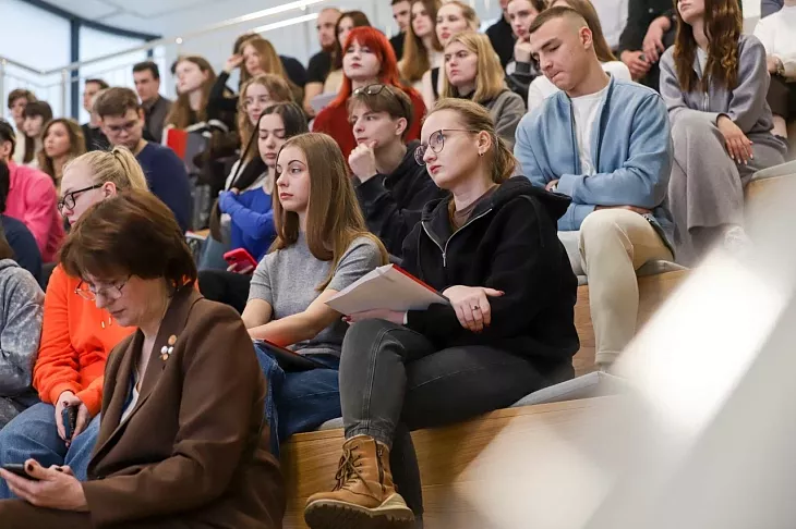 Ключевая ставка, ценовая стабильность и инфляция: советник Председателя Банка России прочитал лекцию для студентов БФУ им. И. Канта  |  1