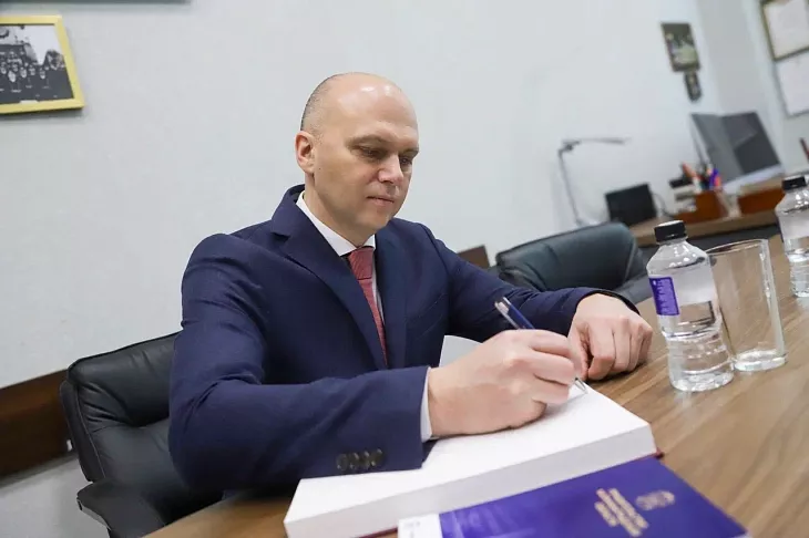 Будем развивать и дальше: губернатор Алексей Беспрозванных посетил Военный учебный центр БФУ |  1