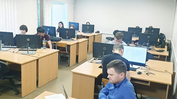 Студенты БФУ проверили свои знания на&nbsp;Всероссийском предпринимательском диктанте |  2
