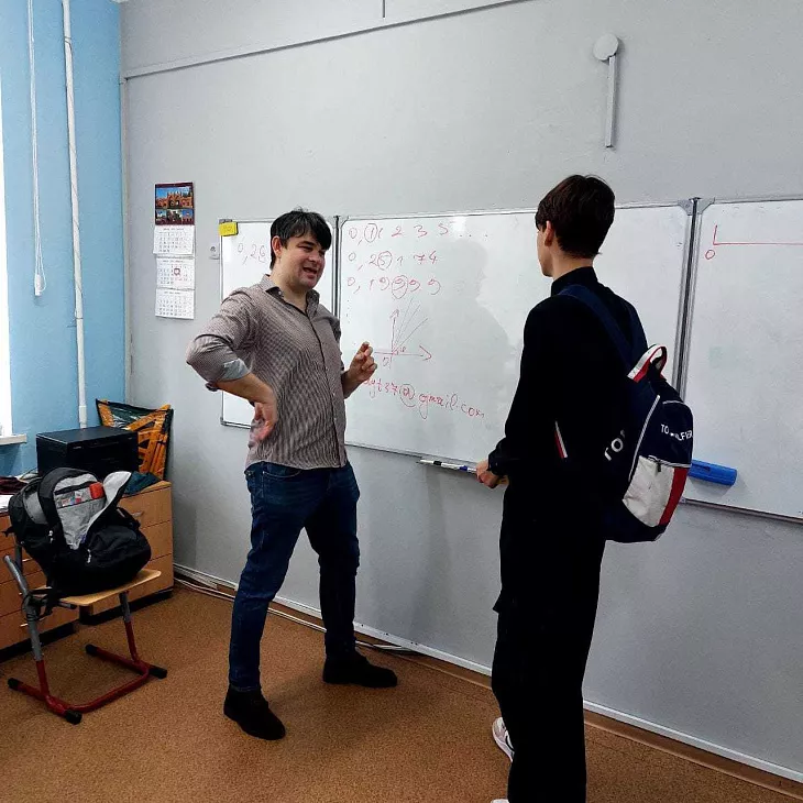Ученый БФУ провел лекцию для учеников ШИЛИ |  1