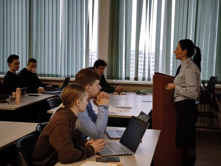 Открытый диалог: подполковник полиции рассказала студентам БФУ об&nbsp;истинных масштабах наркоугрозы |  3