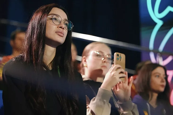 В честь #Кант300 БФУ устроил дебаты «Критика искусственного разума» на Всемирном фестивале молодежи |  21