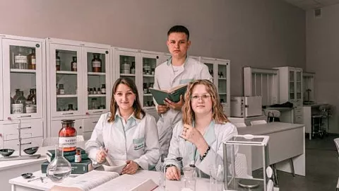 Более 130 студентов-фармацевтов и преподавателей БФУ им. И. Канта отмечают профессиональный праздник 