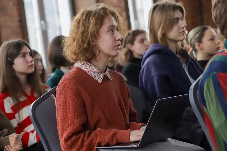 Любовь, нейросети и&nbsp;космос: три лекции от&nbsp;ученых БФУ прошли в&nbsp;Доме молодежи |  3