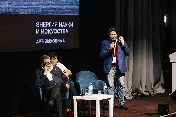 От черных дыр до&nbsp;звучания струны: БФУ раскрыл тайны волн на&nbsp;фестивале «Энергия науки и&nbsp;искусства» |  1