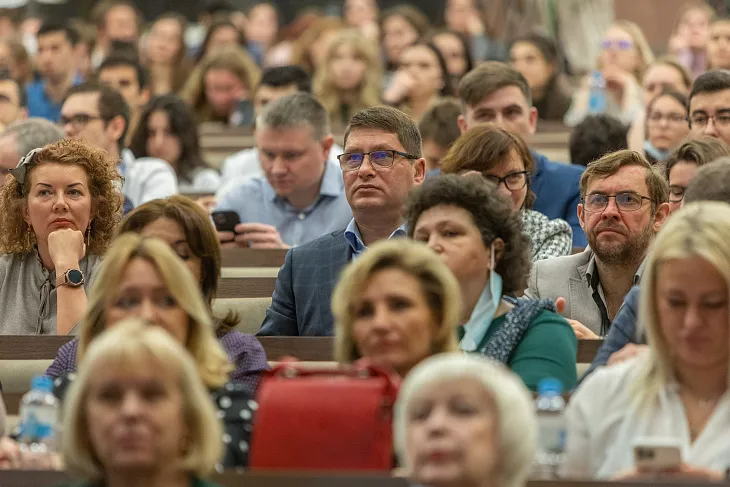 В БФУ собрались более 300 экспертов для обсуждения современных технологий в медицине |  12