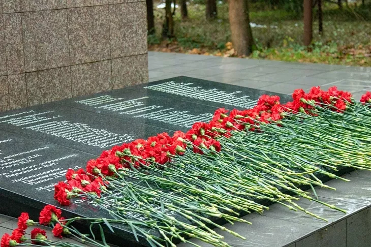 Студенты и сотрудники университета приняли участие в памятной акции, приуроченной ко Дню Неизвестного Солдата |  13