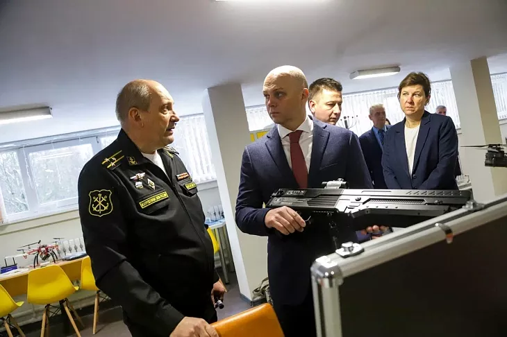 Будем развивать и дальше: губернатор Алексей Беспрозванных посетил Военный учебный центр БФУ |  5
