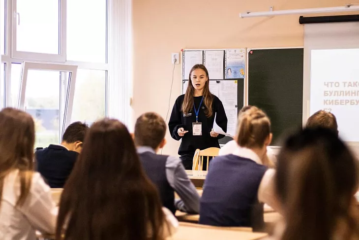 Студентки и преподаватель БФУ на форуме по кибербезопасности «Опасности паутины» в Великом Новгороде |  2