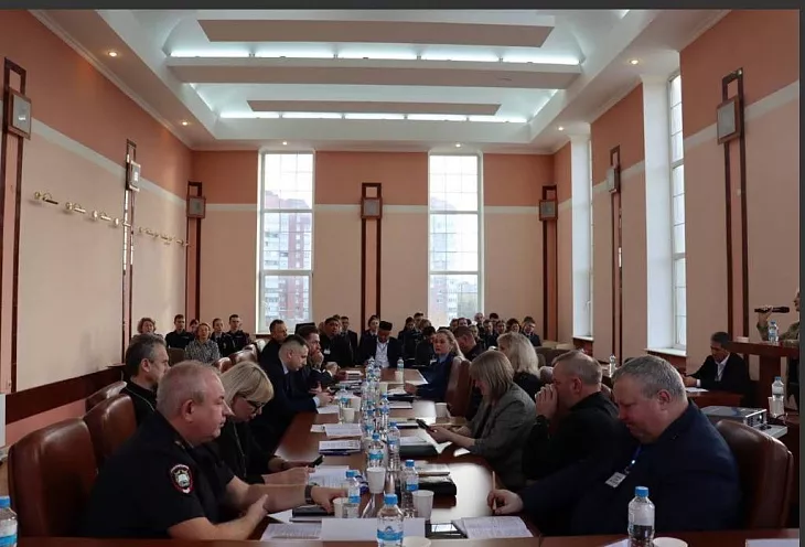 Миграционные процессы и&nbsp;обеспечение национальной безопасности обсудили на&nbsp;межведомственном круглом столе |  2