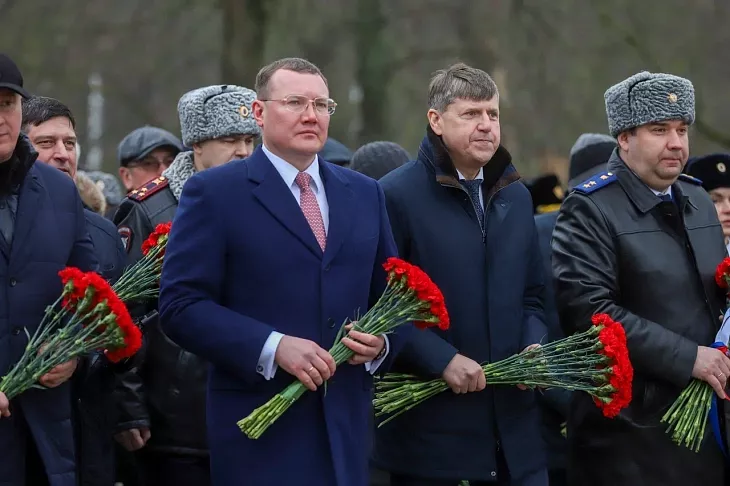 Студенты и&nbsp;преподаватели БФУ им.&nbsp;И.&nbsp;Канта возложили цветы к&nbsp;мемориалу 1200 воинам-гвардейцам |  8