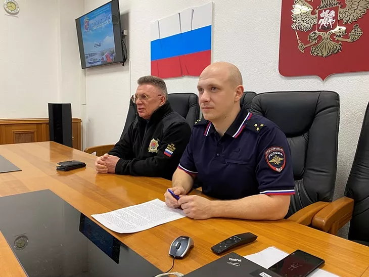 Транспортные полицейские организовали для студентов БФУ практико-ориентированное занятие |  2