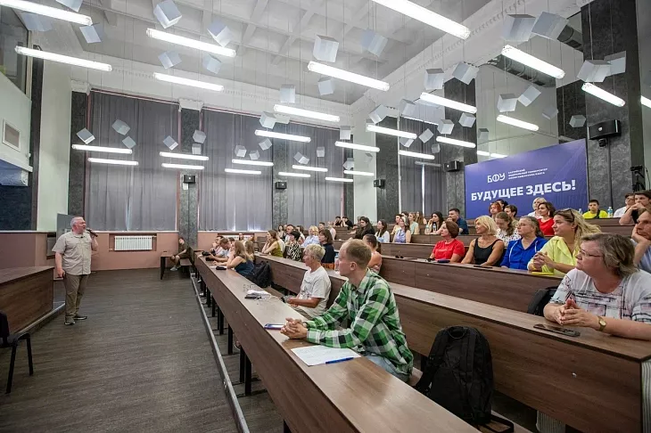 В БФУ им.&nbsp;И.&nbsp;Канта известный врач и&nbsp;блогер Алексей Водовозов развенчал мифы о&nbsp;биохакинге |  3