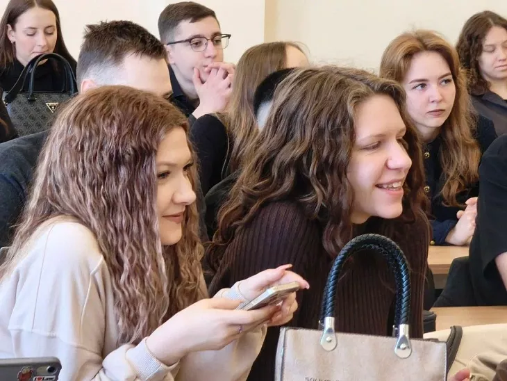 Открытый диалог: в&nbsp;БФУ им.&nbsp;И.&nbsp;Канта состоялся разговор о&nbsp;запрещенных веществах и&nbsp;судьбах поколений |  3