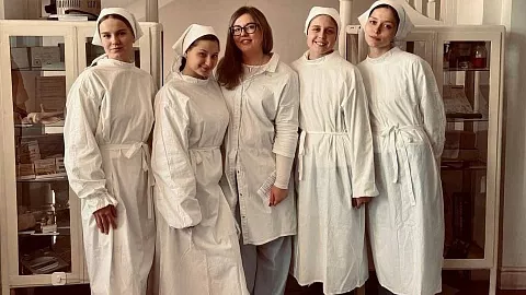 Студенческое сообщество БФУ им. И. Канта «МЕD архив» открыло выставку «Медицинский колледж: шаг за шагом» 