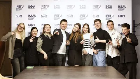 Университетские квнщики провели встречу с и. о. ректора Максимом Деминым