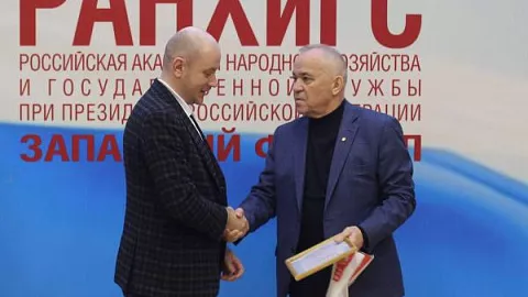 «Знание — сила»: научпоп-проекты доцента Кантианы отмечены благодарностью губернатора