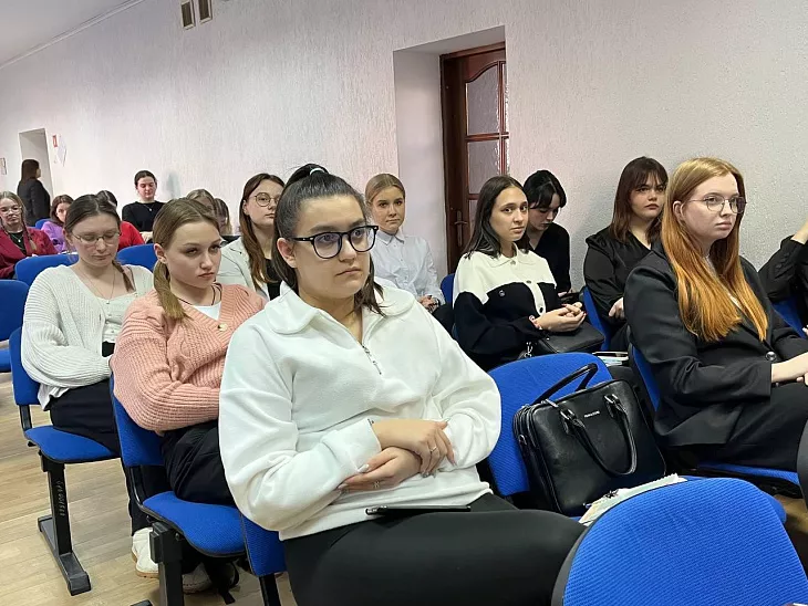 Профилактика информационных угроз стала предметом открытого диалога эксперта БФУ им. И. Канта с будущими педагогами |  2