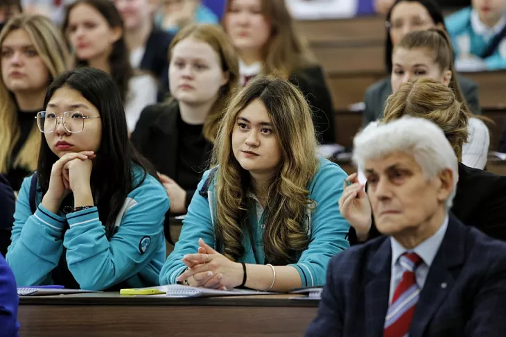 В БФУ открылся международный форум Детского общественного движения «Дипломаты будущего» |  9