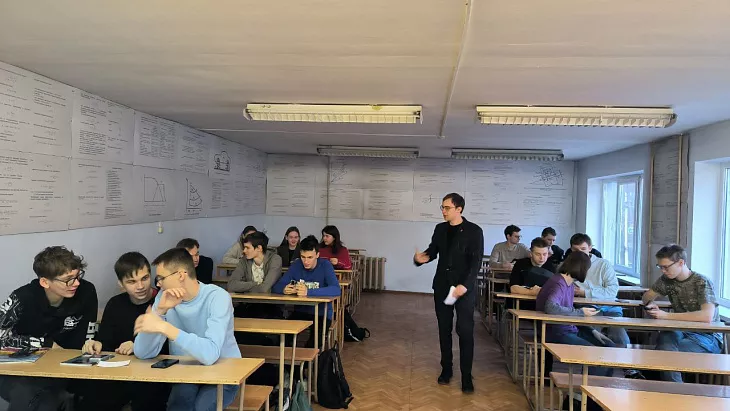 Представители БФУ и молодежной избирательной комиссии региона встретились со студентами КГТУ |  4