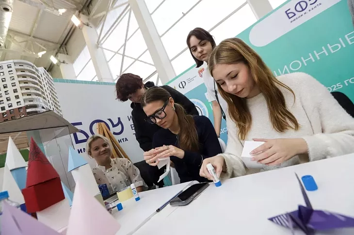 Медицина, управление, ИТ, педагогика: как БФУ им. И. Канта представлен на крупнейшей в регионе выставке образования |  1