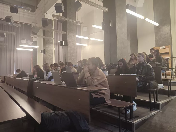 Студентам БФУ рассказали о бесплатной психологической помощи и основных направлениях патриотического воспитания в Калининграде |  2