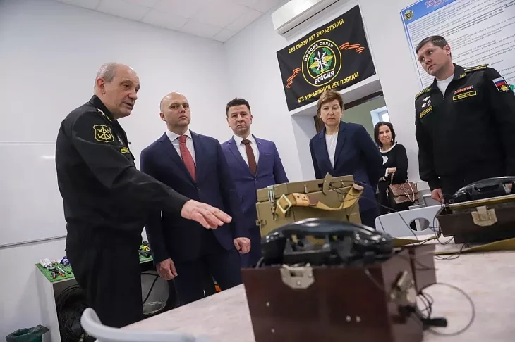 Будем развивать и дальше: губернатор Алексей Беспрозванных посетил Военный учебный центр БФУ |  3