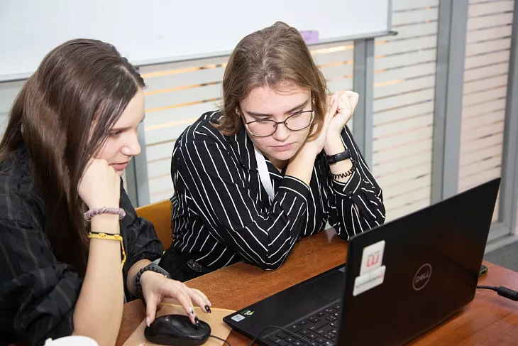 Студенты-дизайнеры БФУ выиграли на конкурсе «ОТЛИЧНО ТОП-100» |  2