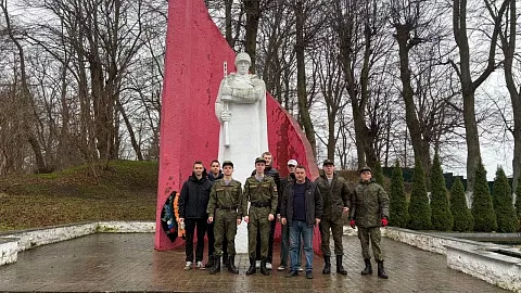 Студенты Военного учебного центра БФУ провели работы по&nbsp;благоустройству мемориалов