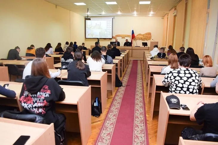Студенты БФУ им. И. Канта приняли участие во всероссийском телемосте «Открытый диалог: Молодежь. Выборы. Власть» |  2