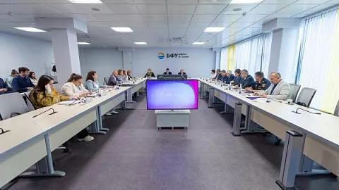 Руководители ведущих вузов региона обсудили меры поддержки студентов