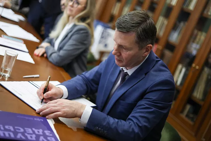 БФУ и&nbsp;Белорусский государственный университет подписали дорожную карту о&nbsp;сотрудничестве |  6