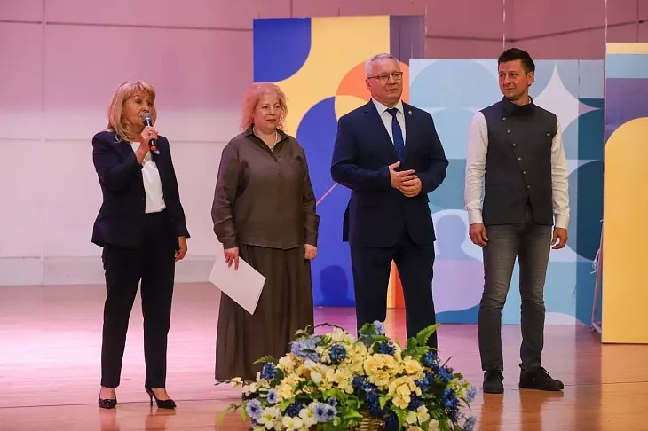 Ректор и&nbsp;руководители подразделений БФУ поздравили выпускников Калининграда |  6